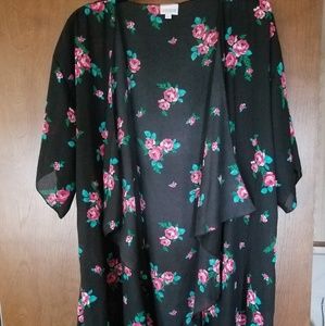 Lularoe Monroe Black Floral Size Large Kimono